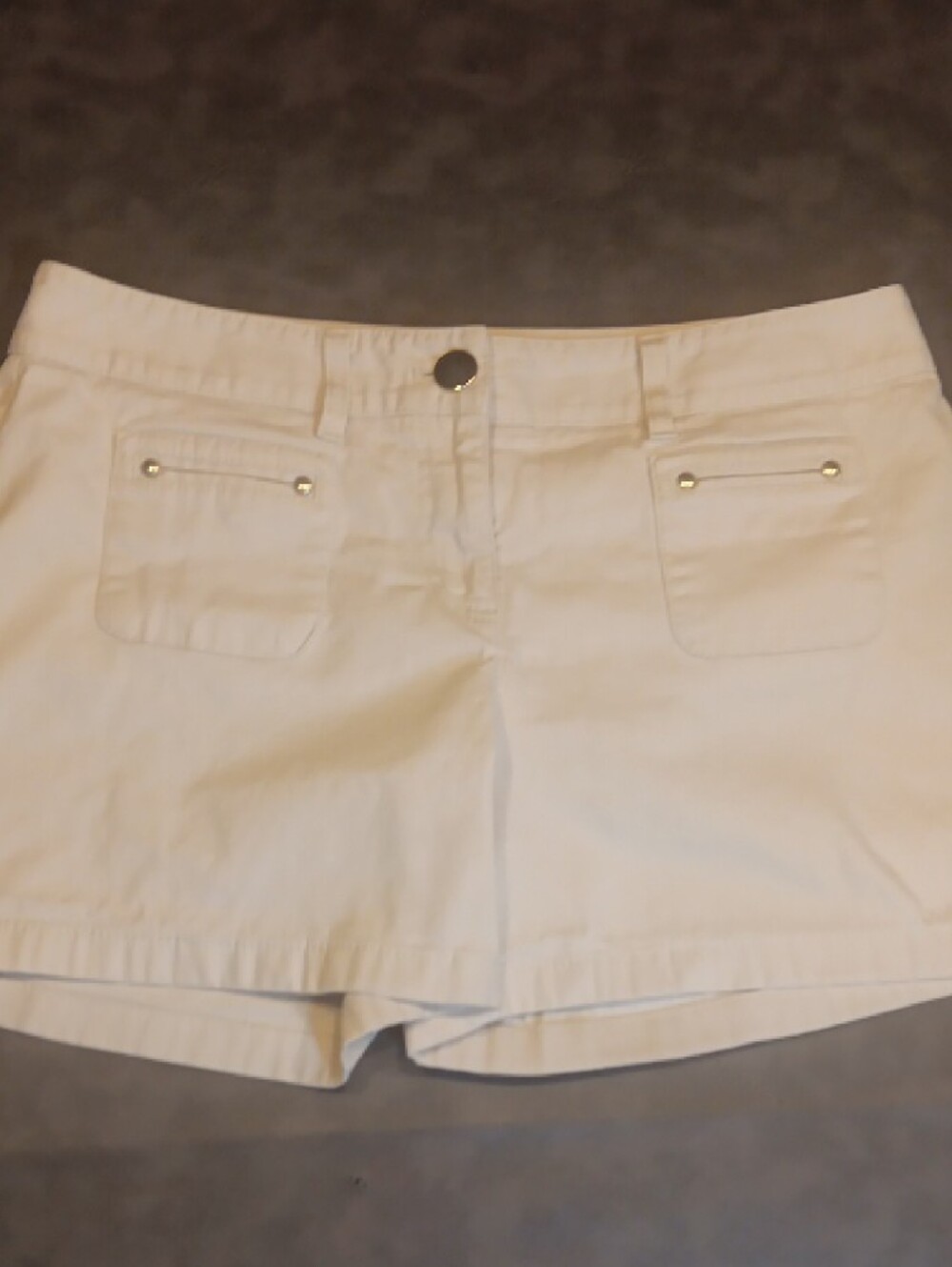 Ann Taylor Signature Fit White Denim Patch-Pocket Shorts - Picture 2 of 10